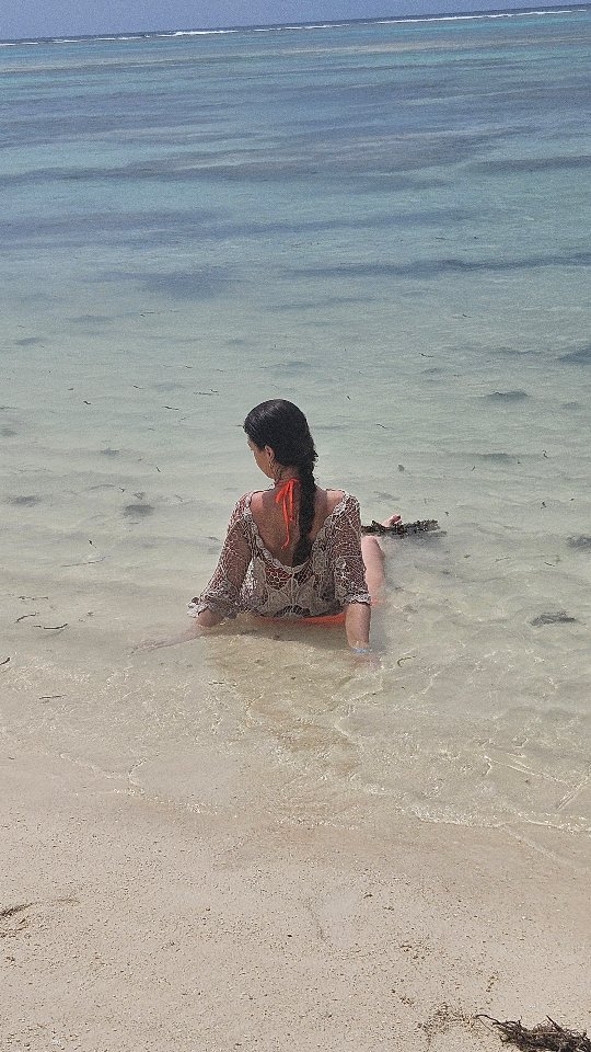 Your dreams aren’t random — they’re previews.

This I deeply understand now. My dreams as a child to travel the world, to experience, sense, smell, taste, live in different cultures, countries, continents...were a preview. My Soul calling.

And now I learned how to really chose them and live them✨️

Are you ready for this? You bring the vision. I’ll help you build it.

DM for 2 open spots Awareness mentorship starting 15. January 2026.

Much Love and Light 
Namaste 🙏 

www.nicoleta-bot.de 

#awarenessmentor, #ladigue , #creoleadventures, #visitseychelles, #coach