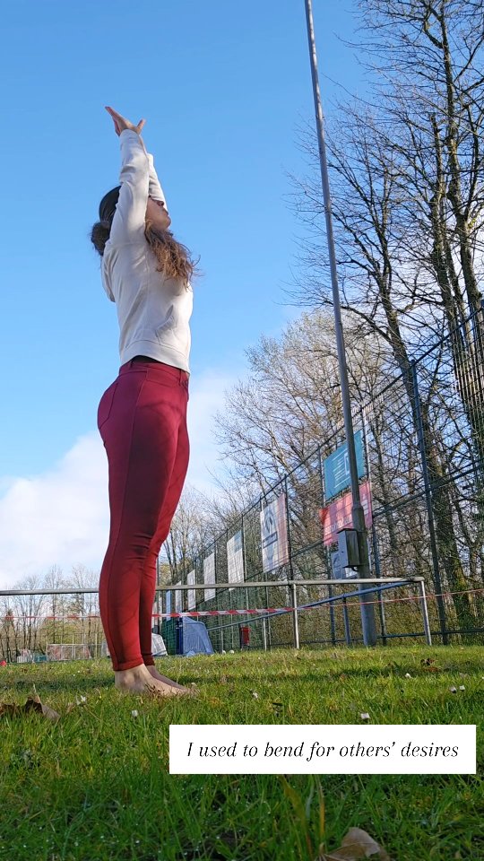 When every fold brings me closer to me✨️

#yogafamily, #yogabeyondasana, #bardoyogini