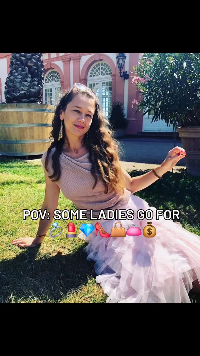 As in the end...all a choice✨️
What do you go for?

#inspiration, #yogateacher, #yogafamily, #nohalfmeasures